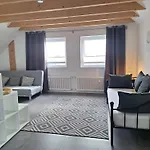 Moderne In * クレーフェルト